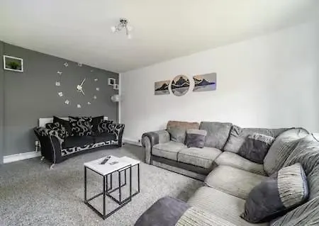 Homestay Bright Double Ls16 Near Airport Wifi Leeds (West Yorkshire)