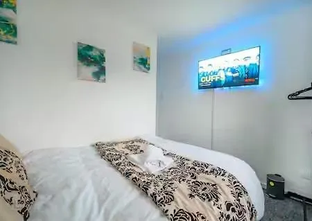 Bright Double Ls16 Near Airport Wifi Homestay