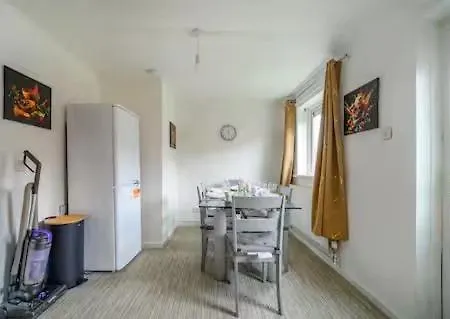 Bright Double Ls16 Near Airport Wifi