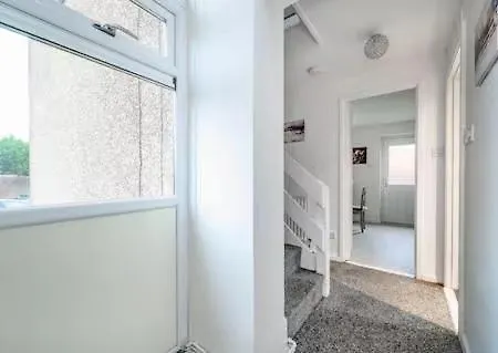 Homestay Bright Double Ls16 Near Airport Wifi *